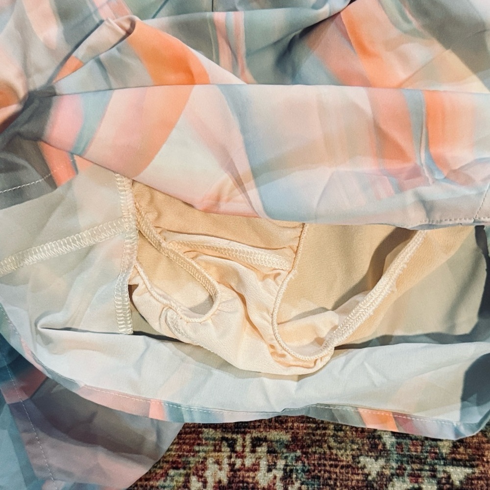 NWOT CALIA Mid-rise Infinity Running Shorts in Pastel Swirl Size Small - Picture 5 of 6